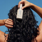 Unite Hair Styling & Afwerking LIQUID Volume Textuurspray 118ml