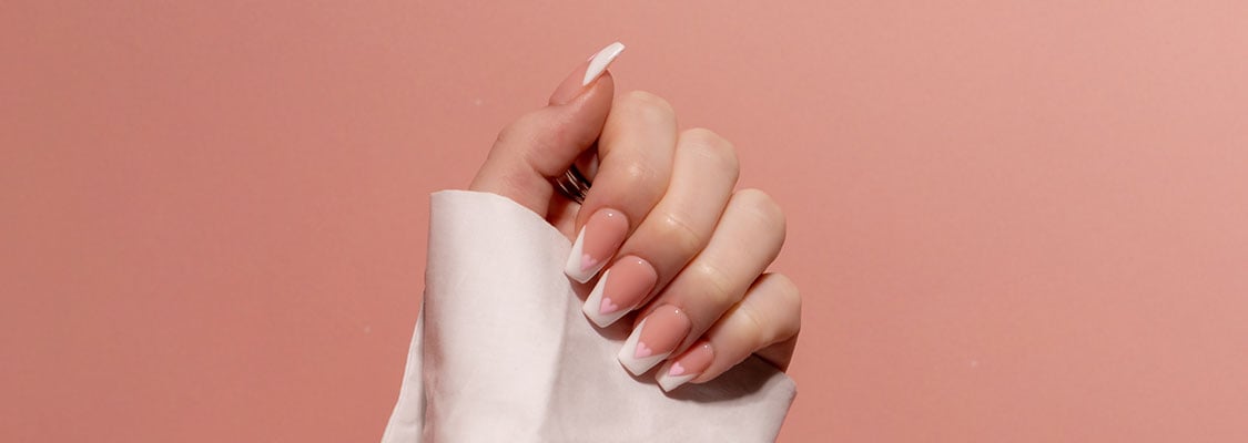 Van klassiek chic tot een kleurrijke opfrisbeurt, ben jij klaar voor je Franse manicure?