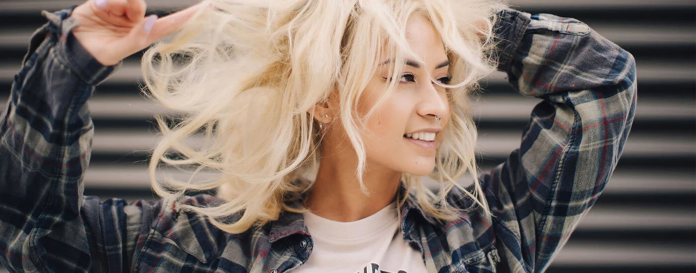 Blauwe vs. paarse shampoo: wat is het verschil?